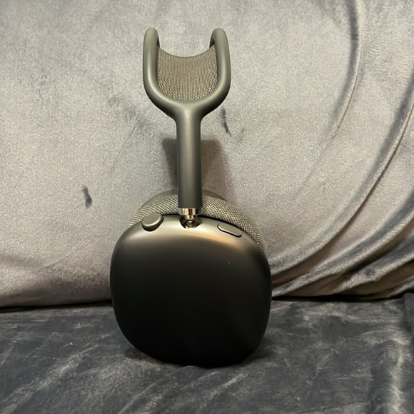 Apple AirPods Max in Space Grey - Picture 4 of 14